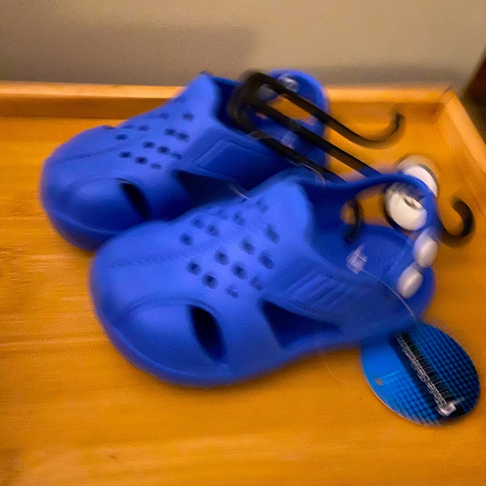 NWT Royal blue “Crocs” toddler 9